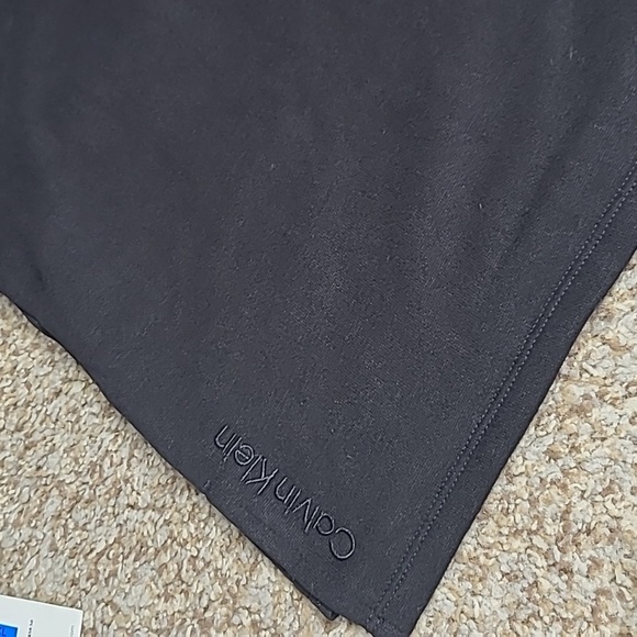 Calvin Klein Cropped 1/2 Zip Sweatshirt - Picture 5 of 5